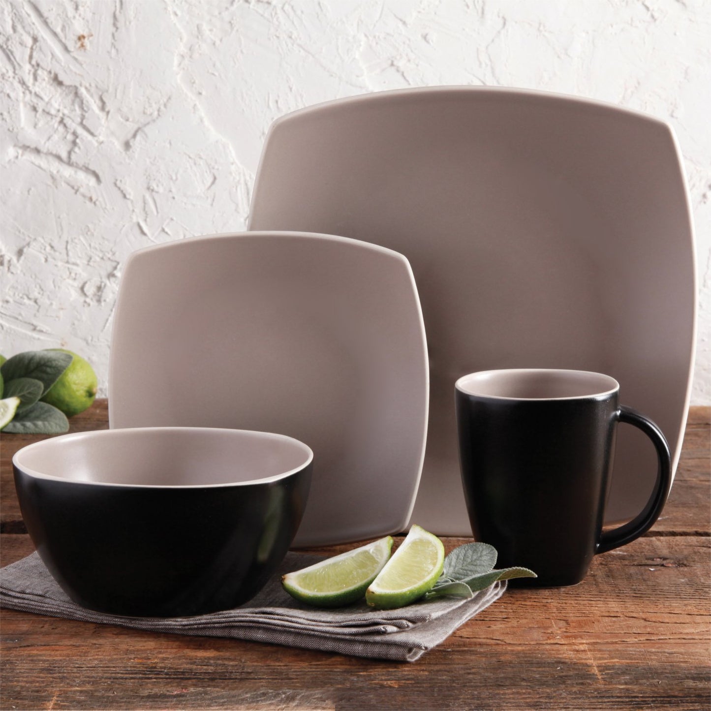 Gibson Soho Lounge Dinnerware Set, Service for 4 (16pcs), Matte Black