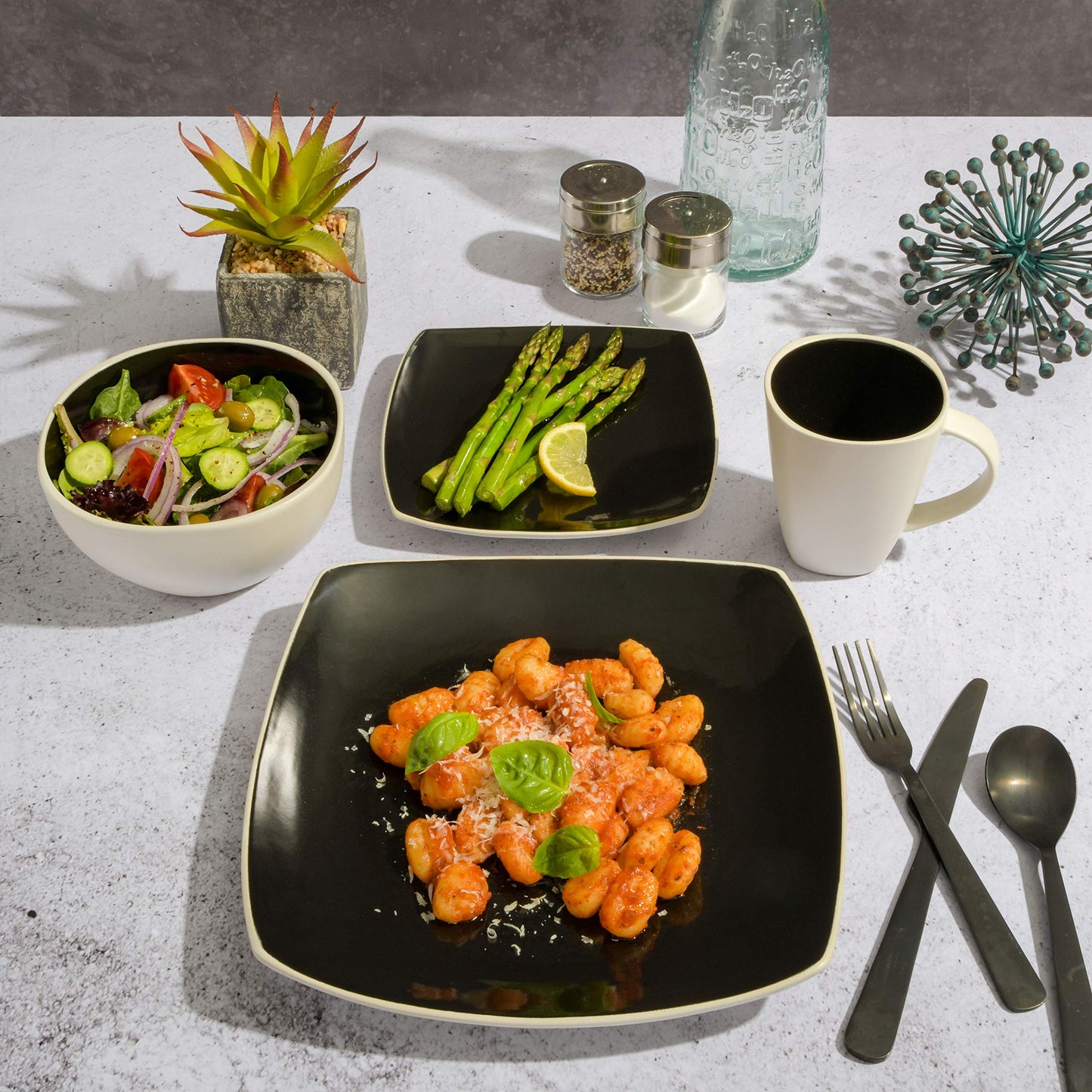 Gibson Soho Lounge Dinnerware Set, Service for 4 (16pcs), Matte Black